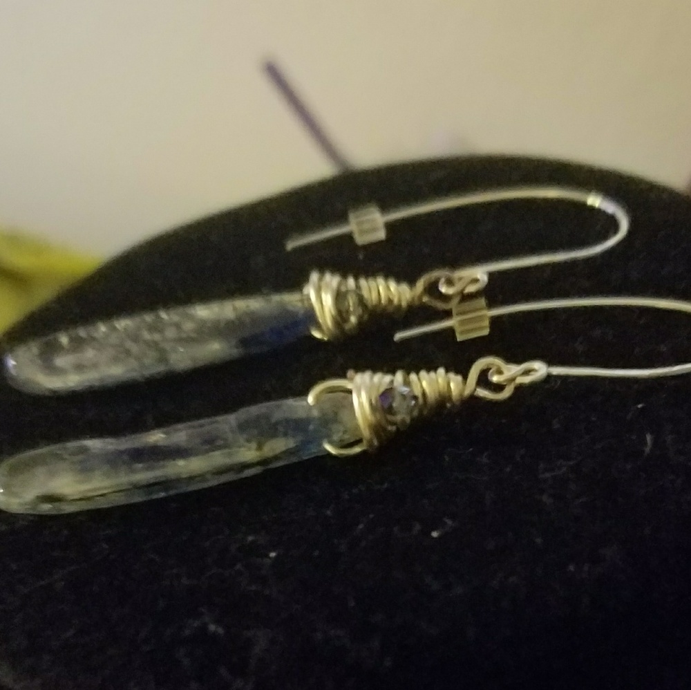 Artisan Natural Kynite Necklace/Earring Set - Picture 4 of 5